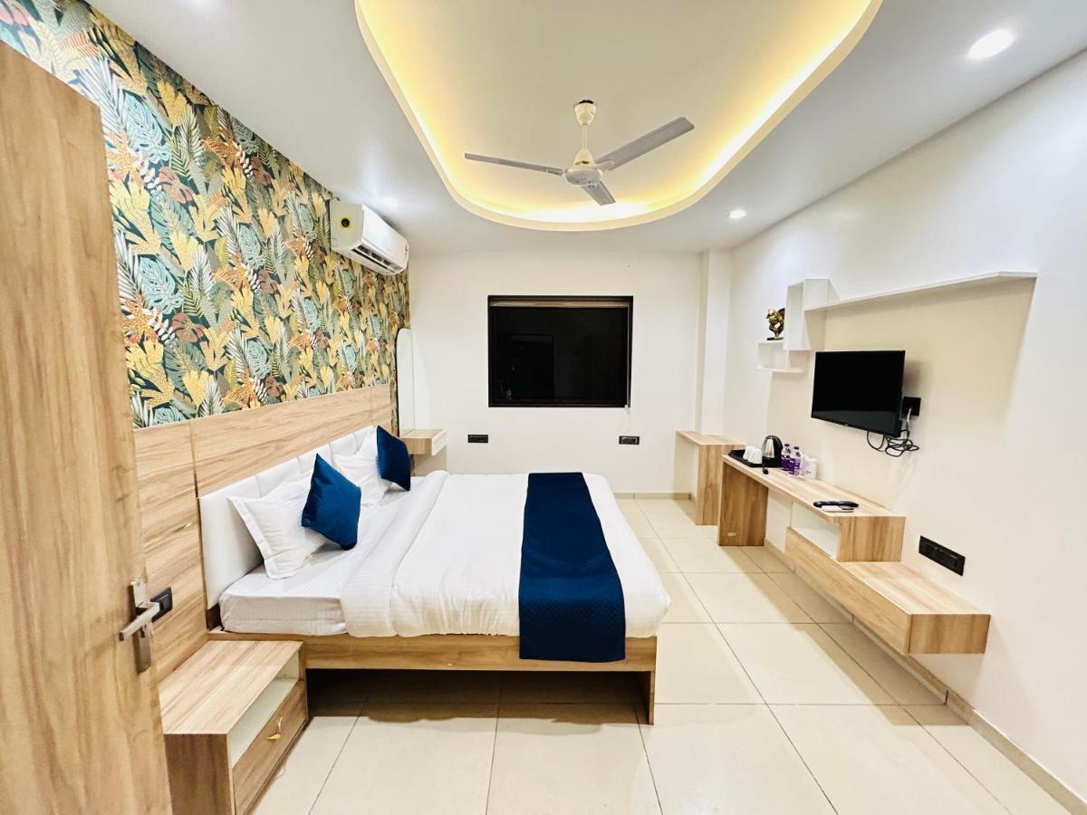 The Dwelling Inn Greater Noida Εξωτερικό φωτογραφία