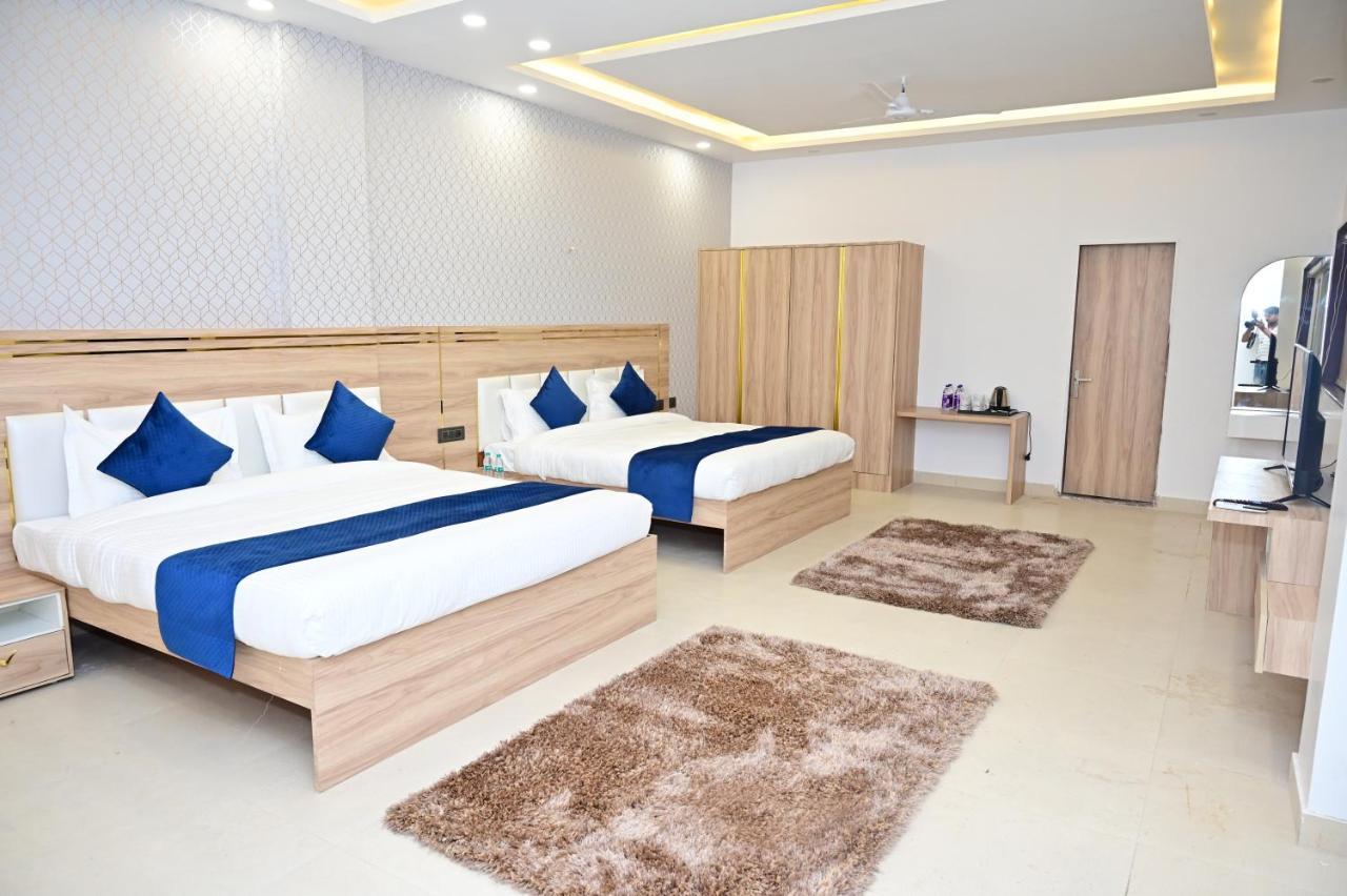 The Dwelling Inn Greater Noida Εξωτερικό φωτογραφία