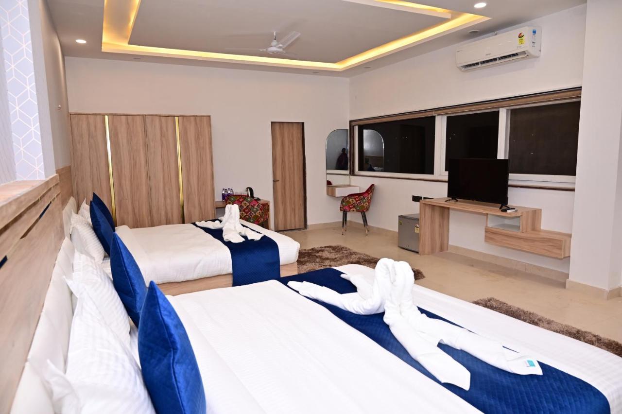The Dwelling Inn Greater Noida Εξωτερικό φωτογραφία