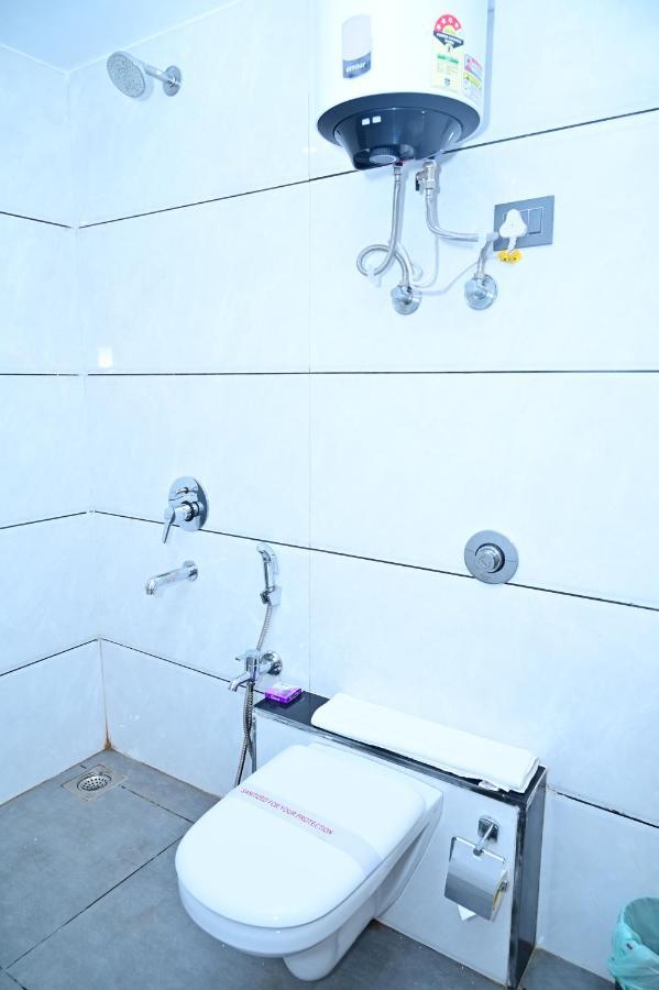 The Dwelling Inn Greater Noida Εξωτερικό φωτογραφία